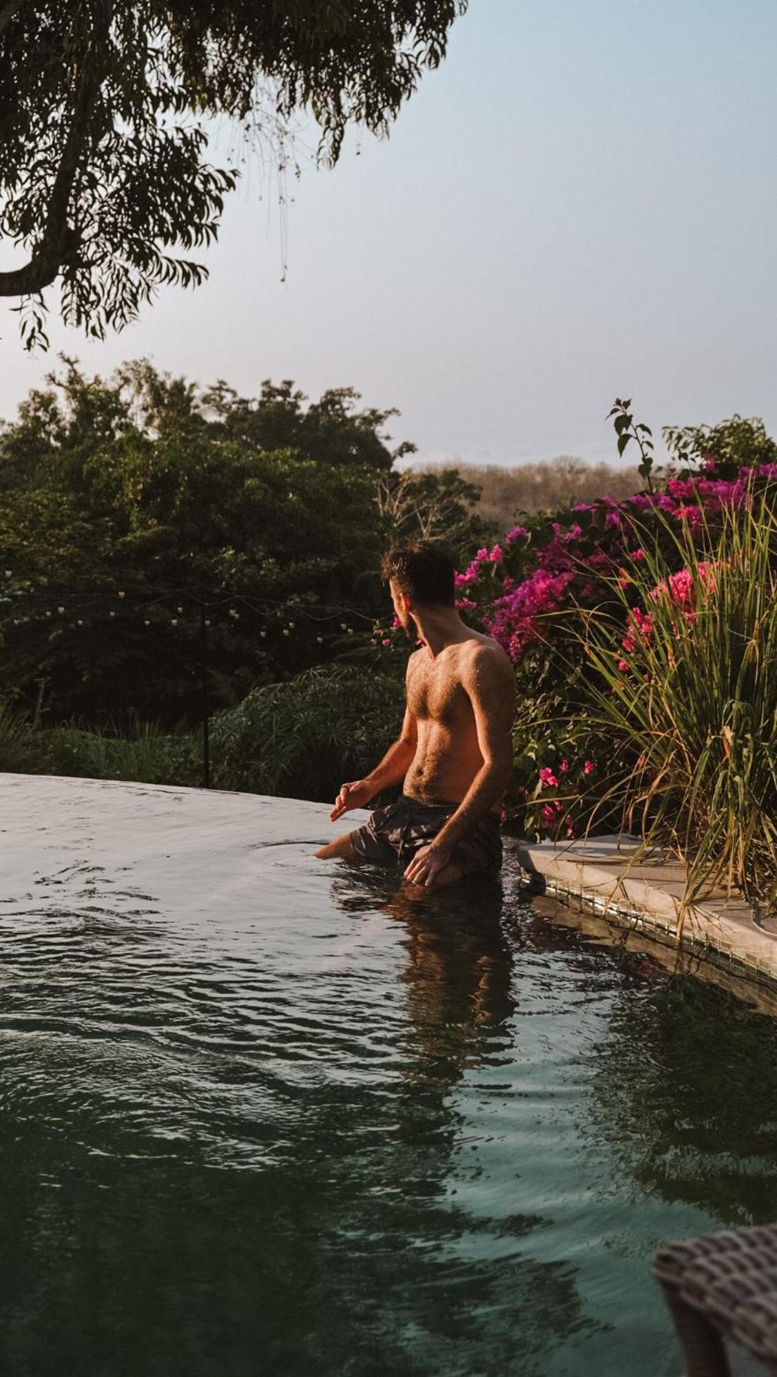 Deep Roots Dive & Yoga Resort Ped エクステリア 写真