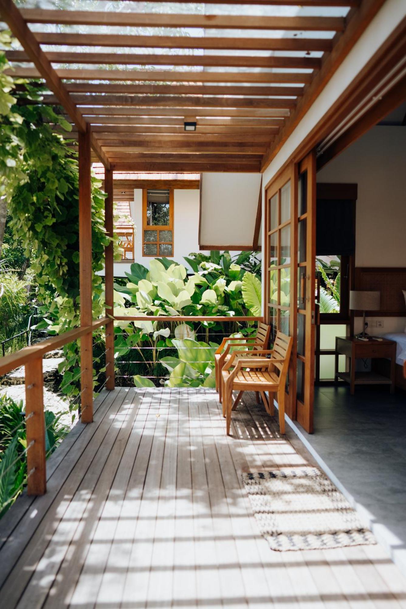 Deep Roots Dive & Yoga Resort Ped エクステリア 写真